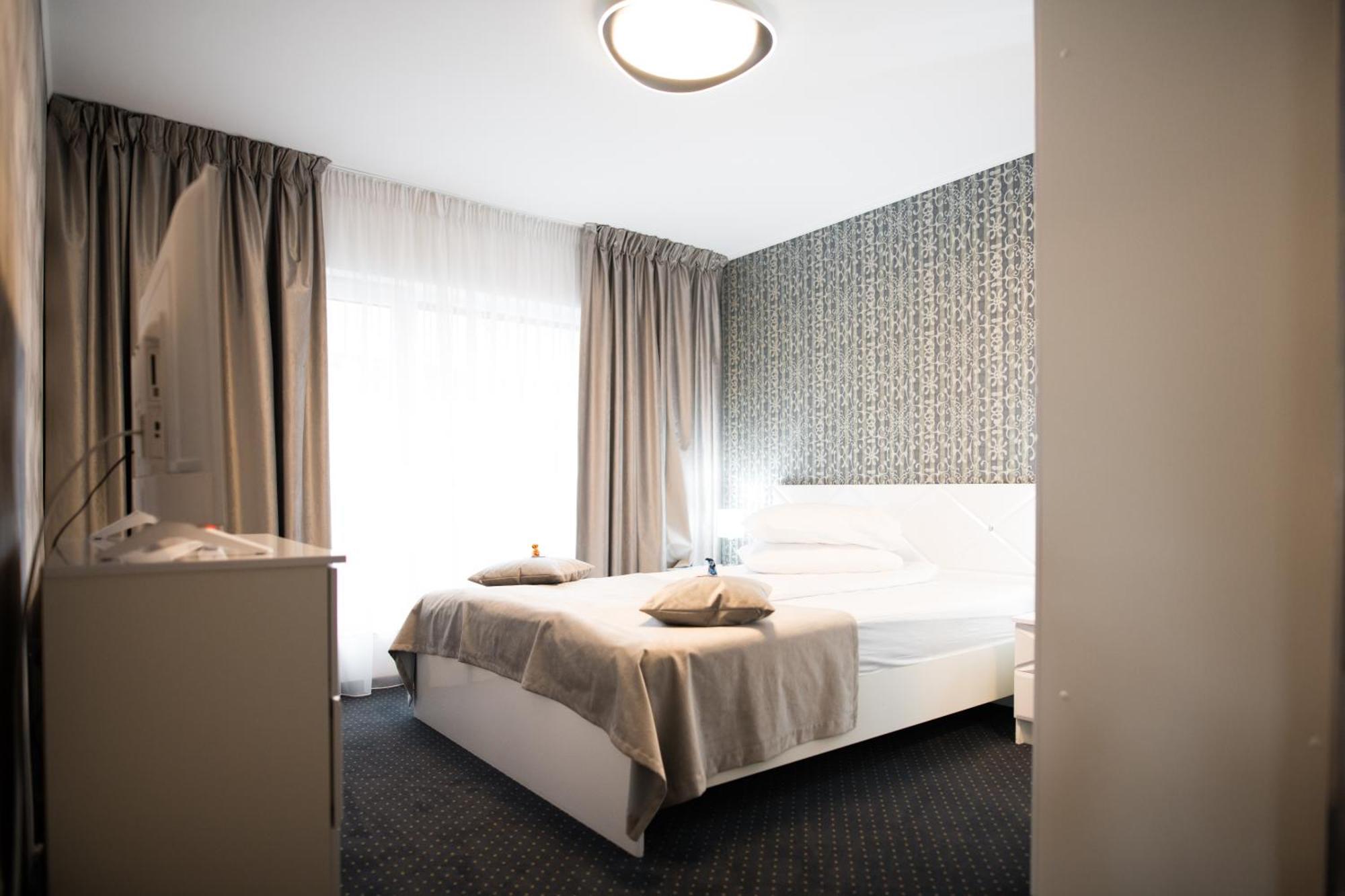 Hotel Epic Centrum Cisnădie Dış mekan fotoğraf